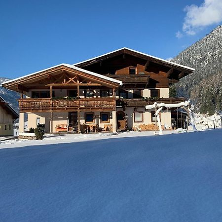 Apartment in Saalfelden am Steinernen Meer with terrace Exterior foto