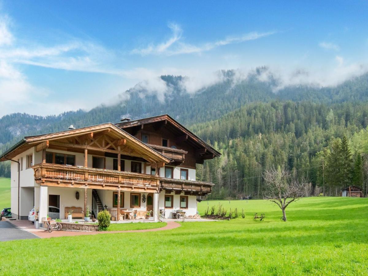 Apartment in Saalfelden am Steinernen Meer with terrace Exterior foto